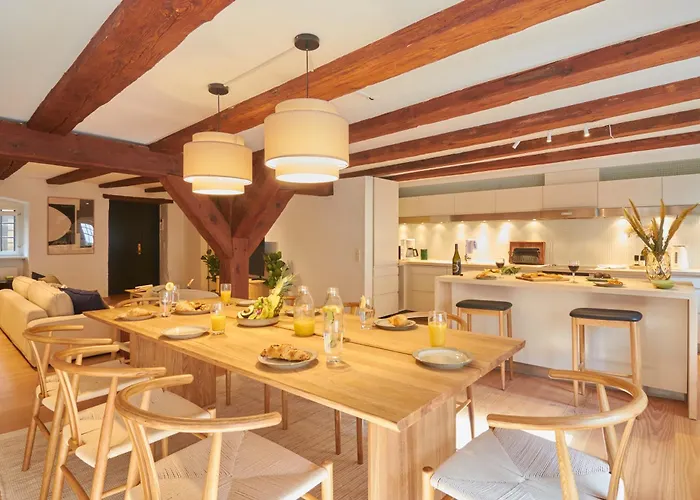 Apartament Warm 3br Loft With Exposed Beams