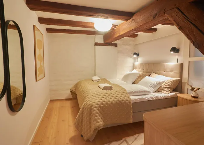 Warm 3br Loft With Exposed Beams *