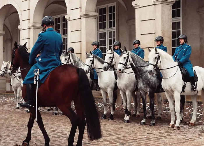 Apartament Warm 3br Loft With Exposed Beams