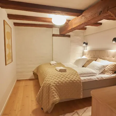 Warm 3br Loft With Exposed Beams *