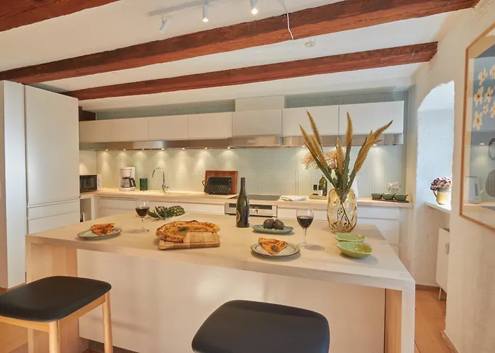 Lägenhet Warm 3br Loft With Exposed Beams