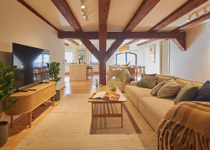 Warm 3br Loft With Exposed Beams Lägenhet *