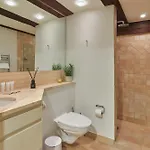 Warm 3br Loft With Exposed Beams
